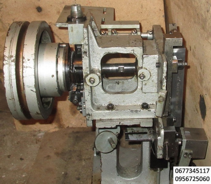 пресс настольный с кривошипно-шатунным механизмом действия и электрическим питанием облегченный